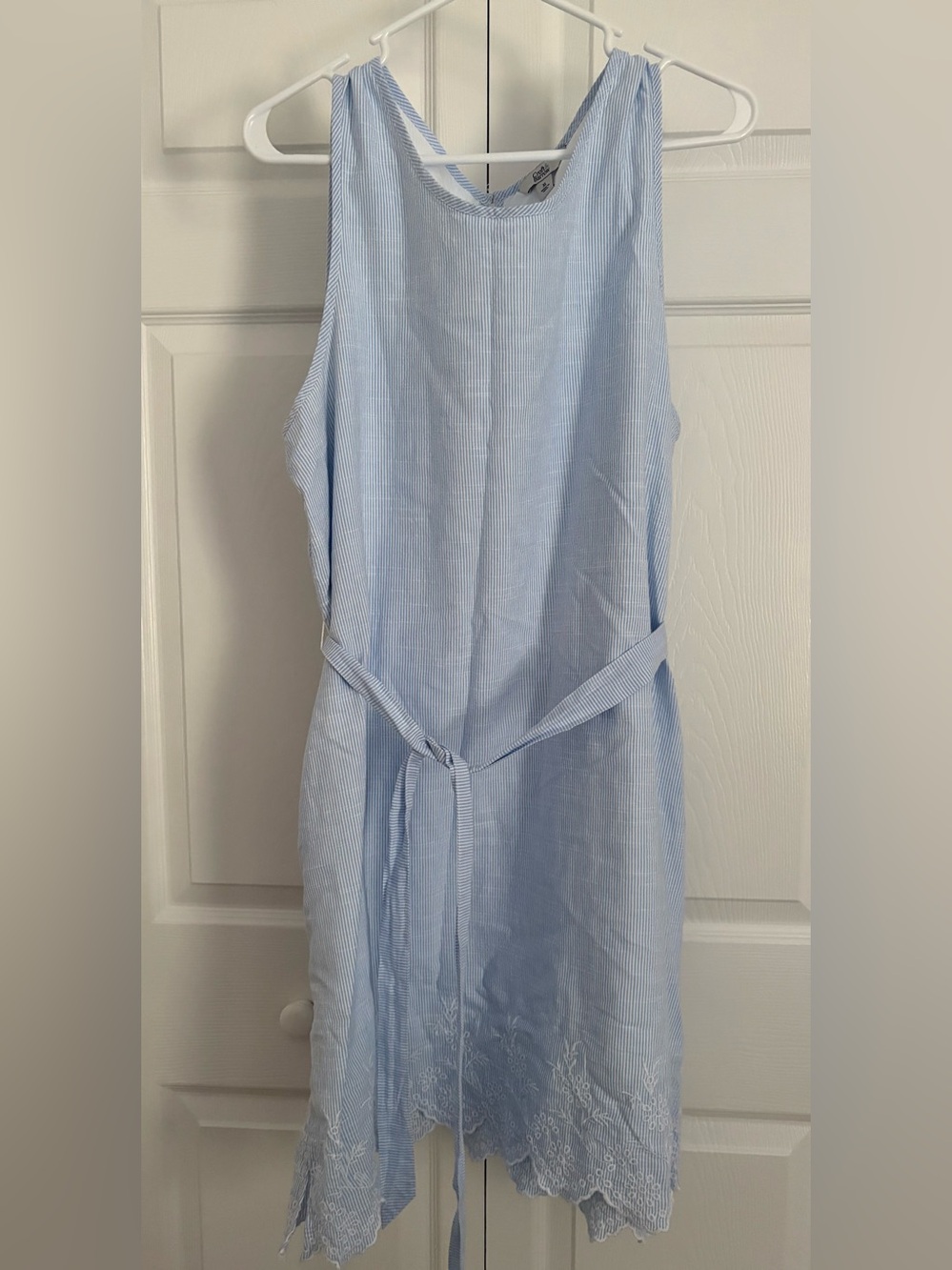 Women's Croft & Barrow Scallop Hem Embroidered Dress.